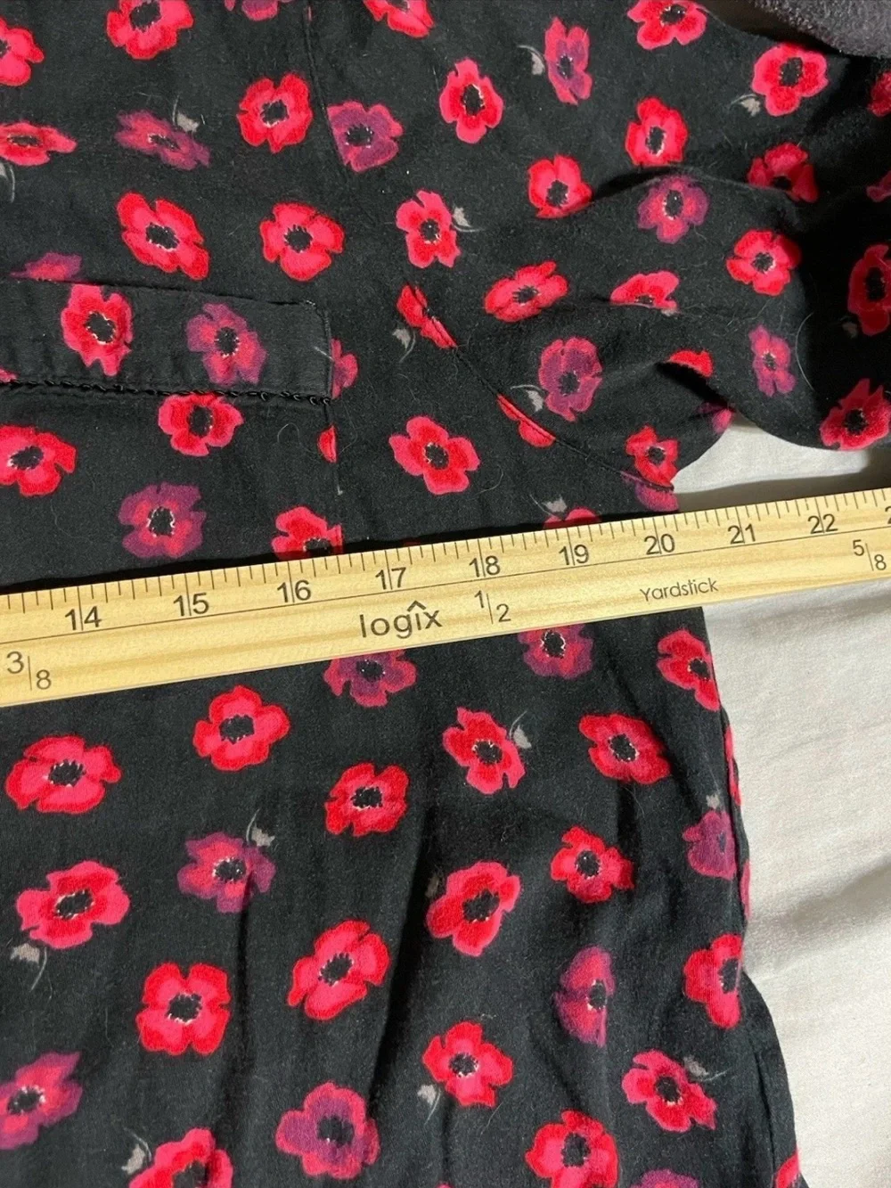 Kate Spade Women's Button Front Poppy Floral Sleep Shirt Black Red Size Medium